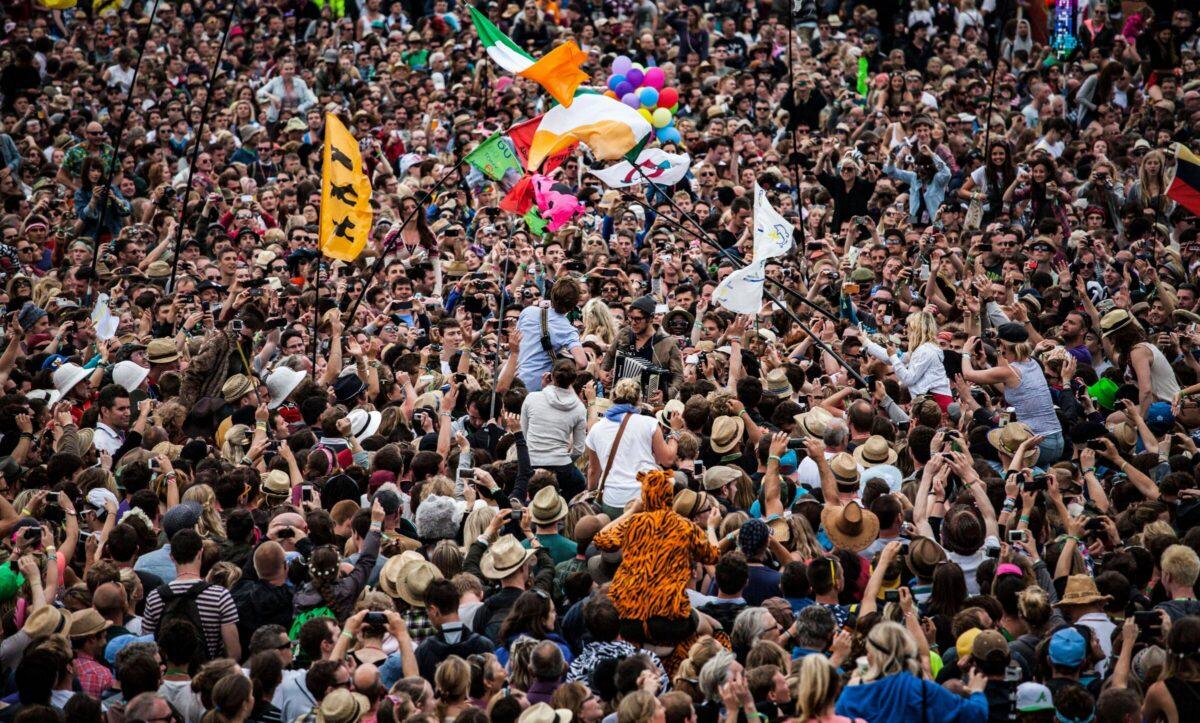 crowd